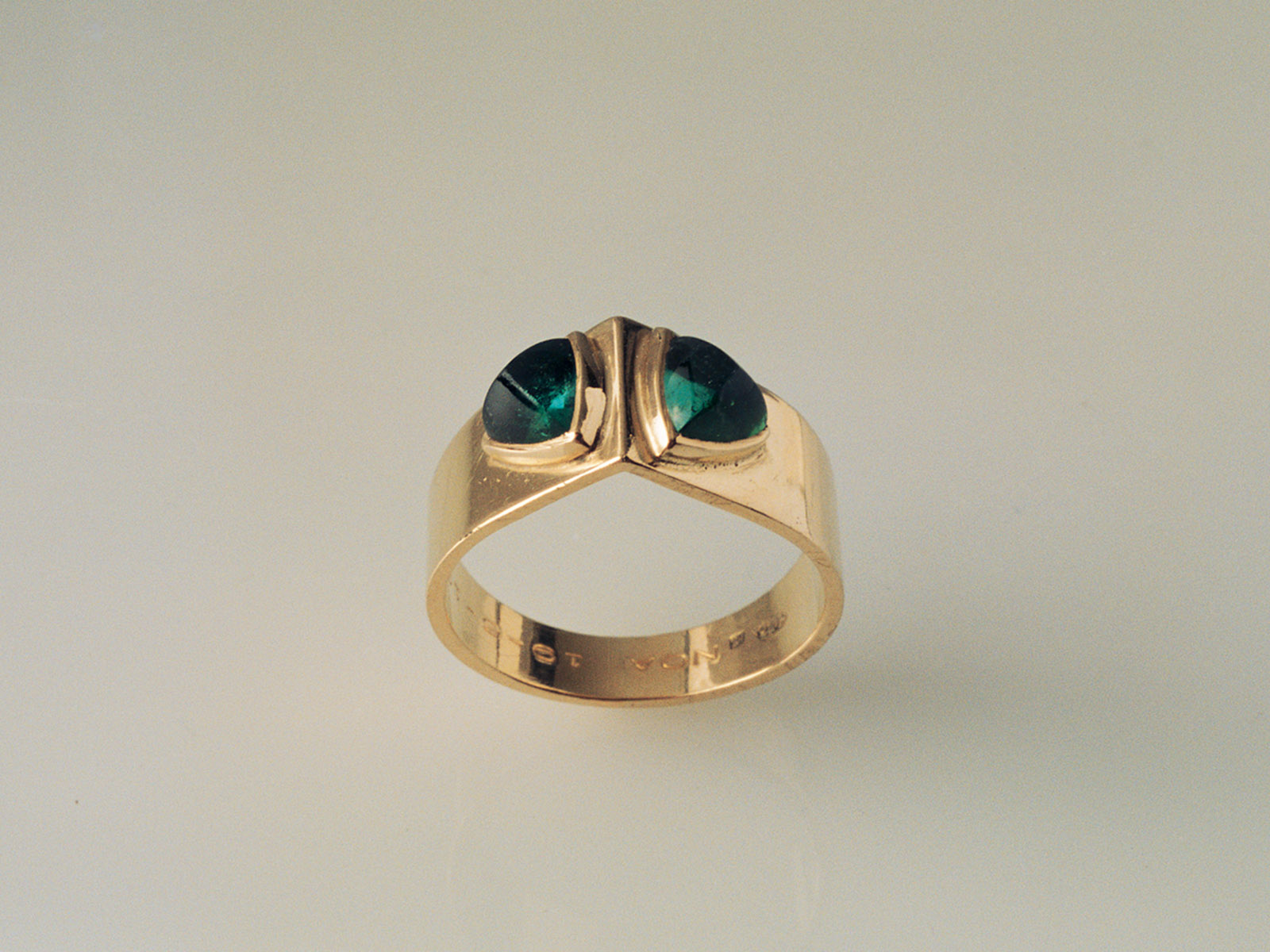 Ring with tourmalin