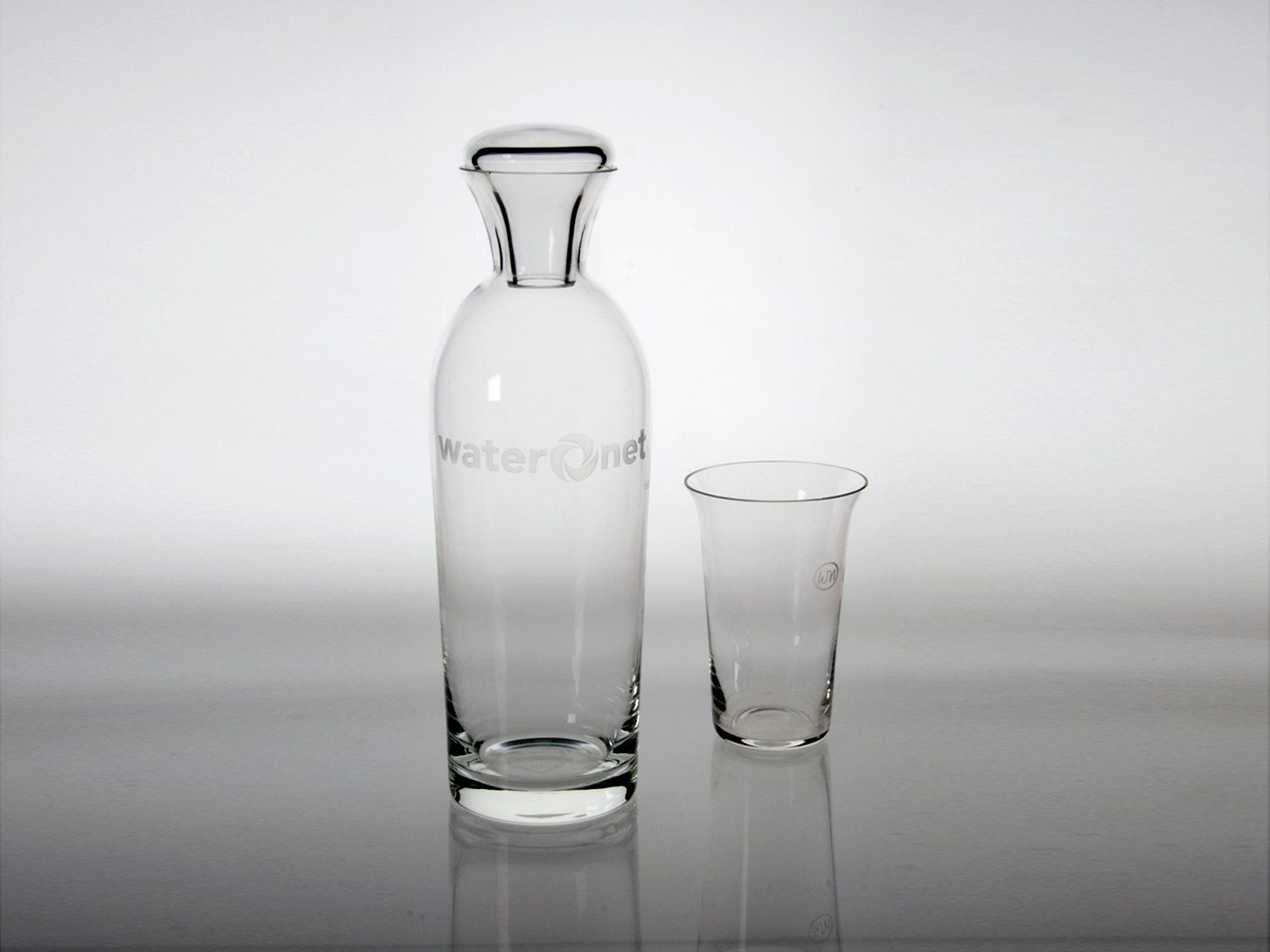 Waternet carafe and glass